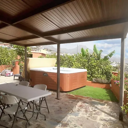 House With View And Jacuzzi In Adeje אדחה